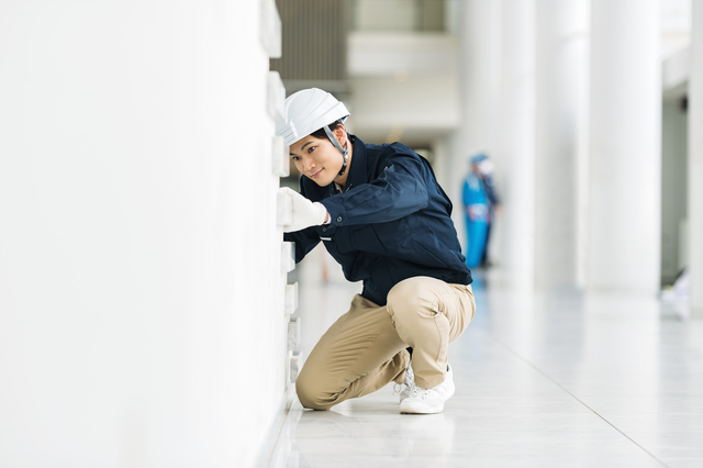 内装仕上げー人有り